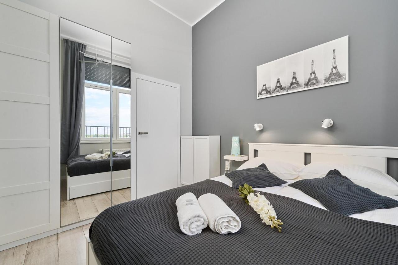 Architektow Avenue Free Parking By Renters